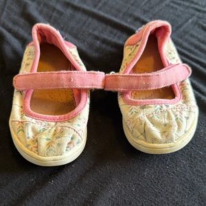 Toms Kids Floral Dress Shoes with Pink Trim